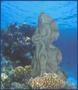 la statua della madonna del mare